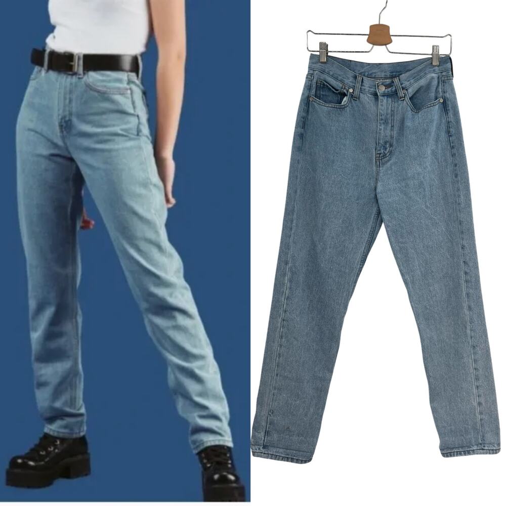 Unif High Rise Tapered Mom Jeans Light Wash Denim Blue Women’s Size 27